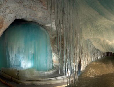 Eisriesenwelt - най-голямата ледена пещера на земята 2